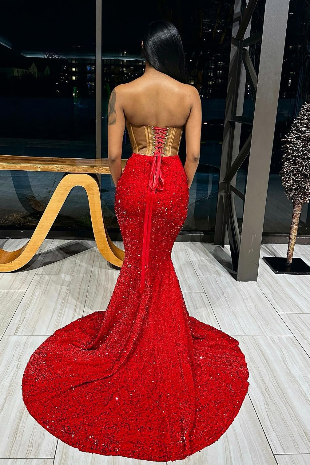 Glamorous Red Mermaid Strapless Sequins Appliques Prom Dress