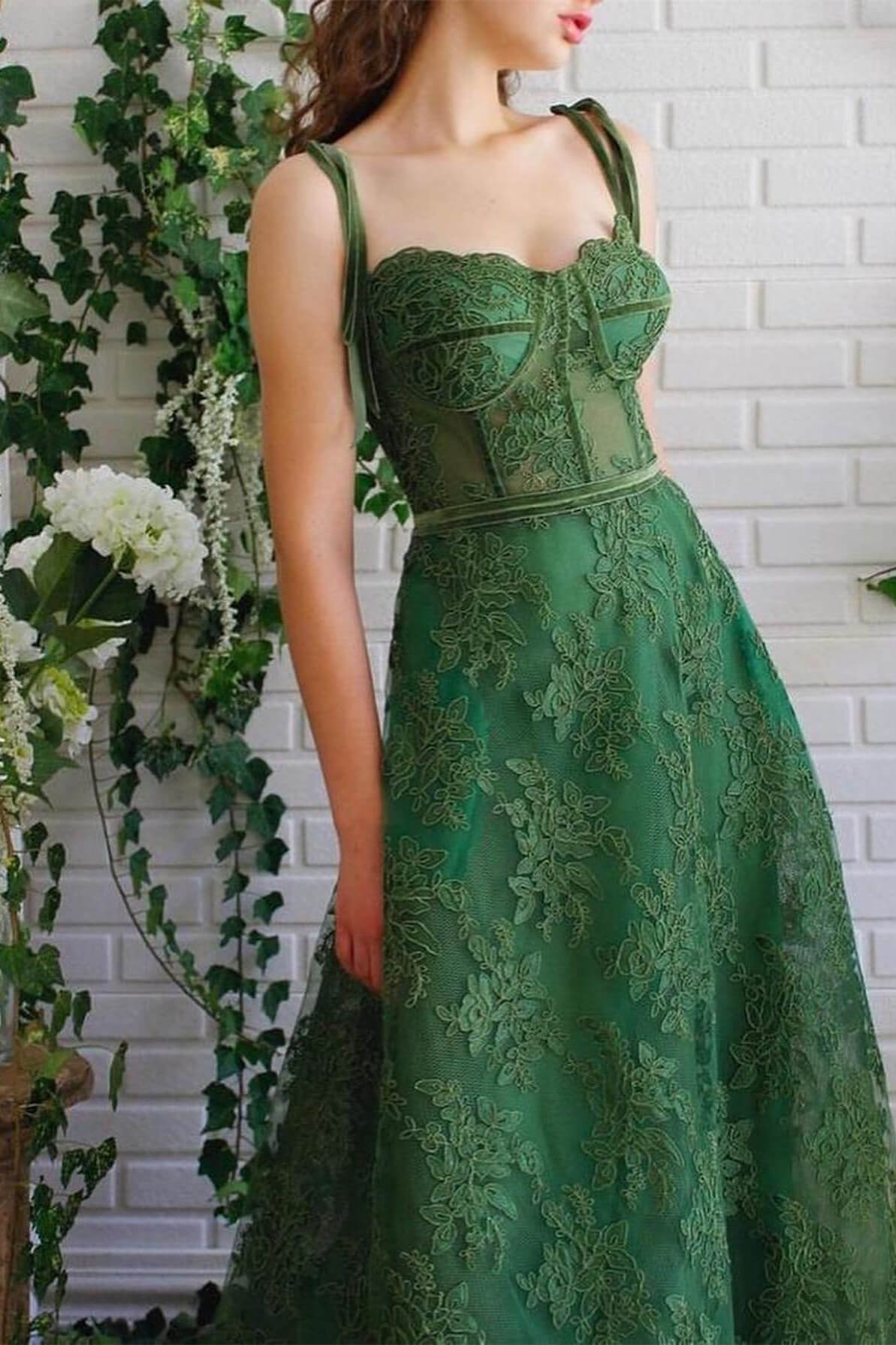 Strapless Emerald Green Spaghetti-Strap Evening Dress with Appliques, A-Line | Ballbella