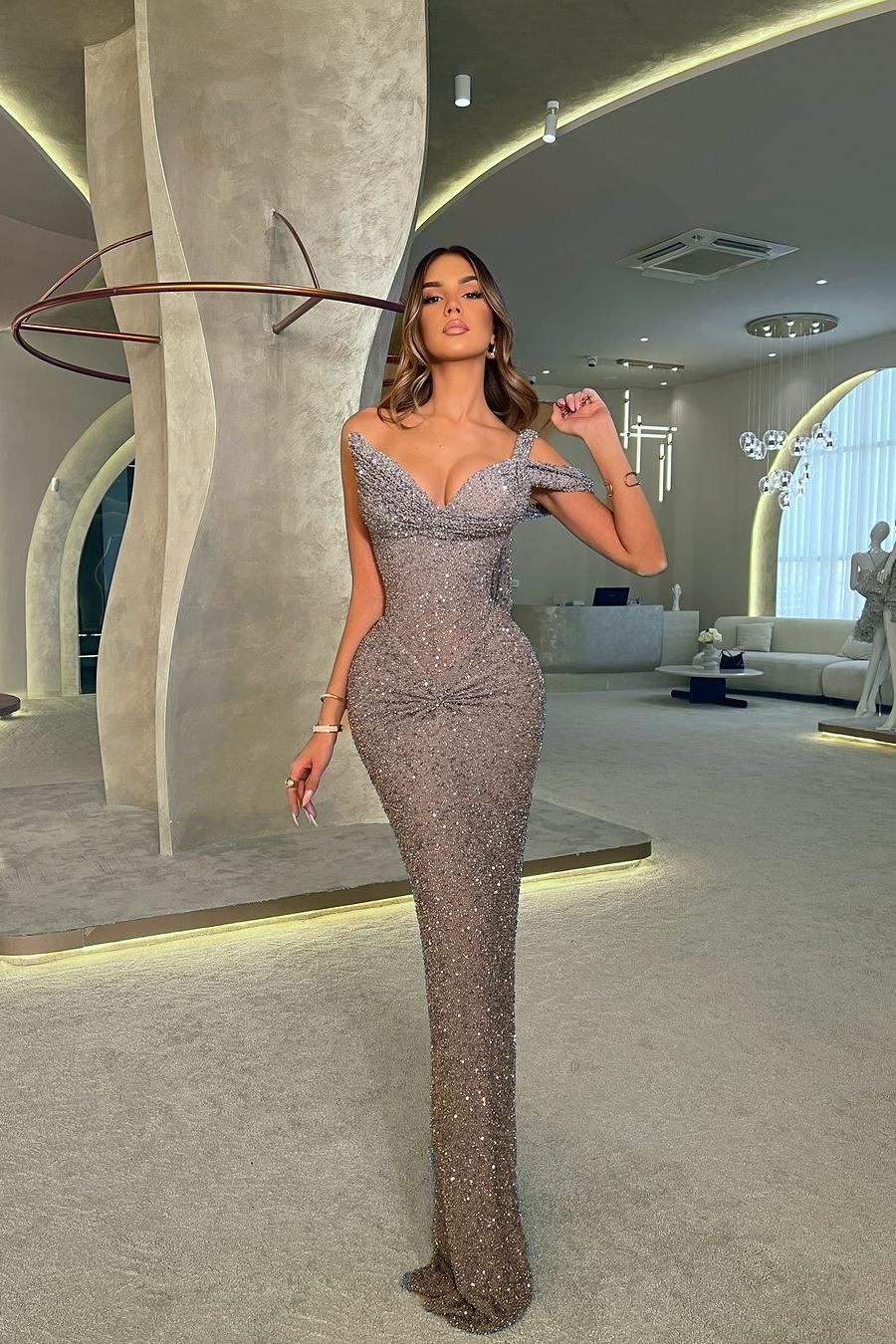Shining Silver One-Shoulder V-Neck Slim Prom Dress with Pleats | Ballbella