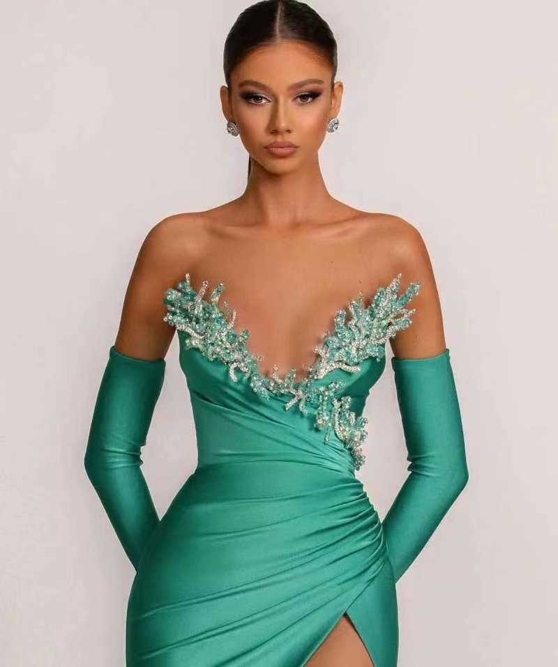Charming Mermaid V-Neck Split Beadings Evening Dress with Gloves | Ballbella