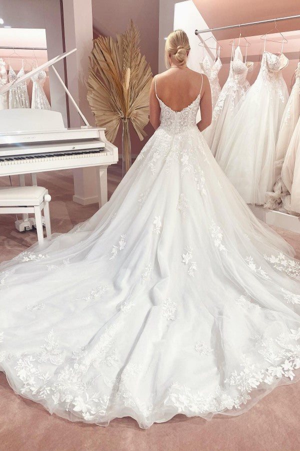 Elegant Long A-Line Lace Wedding Dress With Appliques