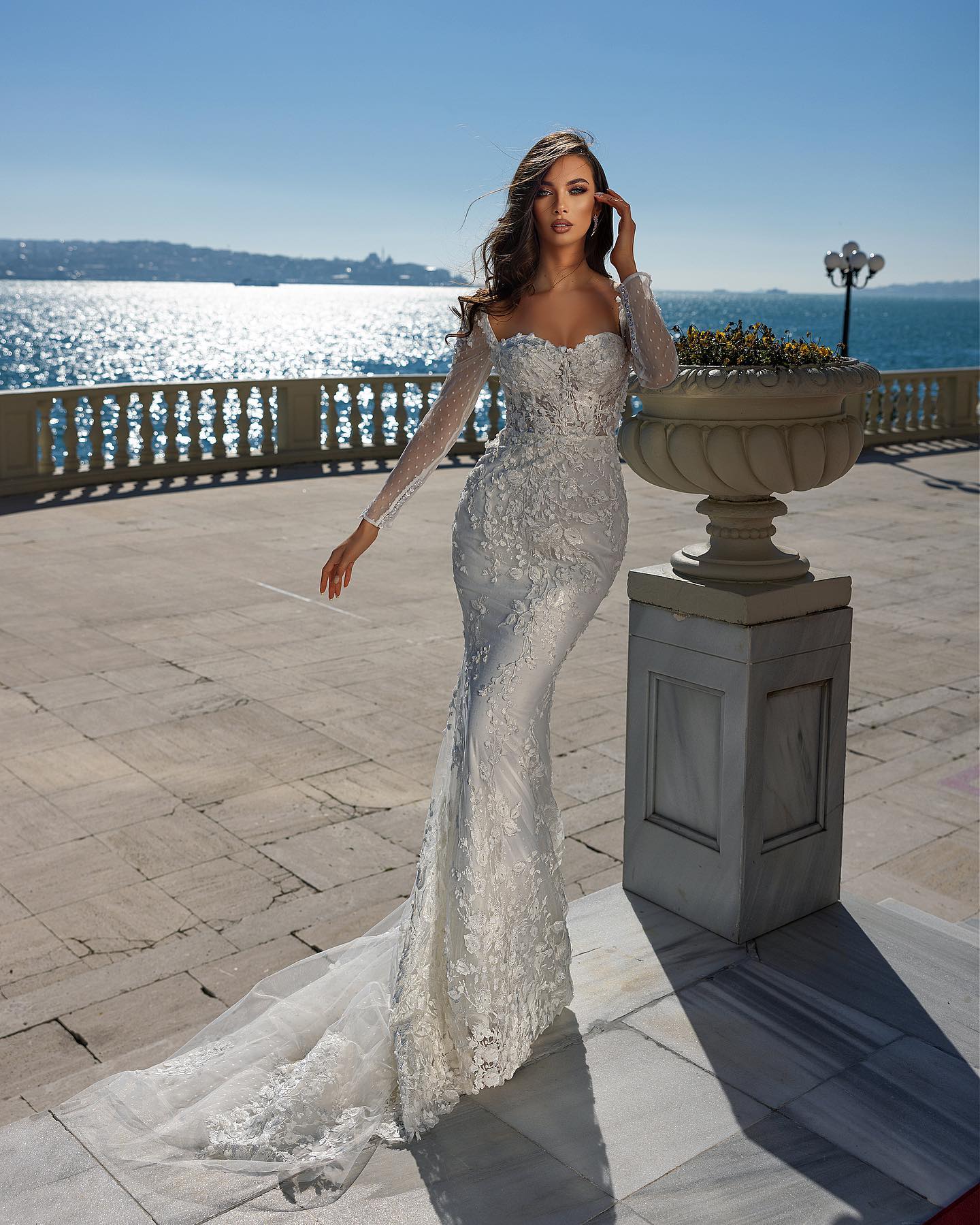 Gorgeous Sweetheart Lace Mermaid Wedding Dress with Detachable Train