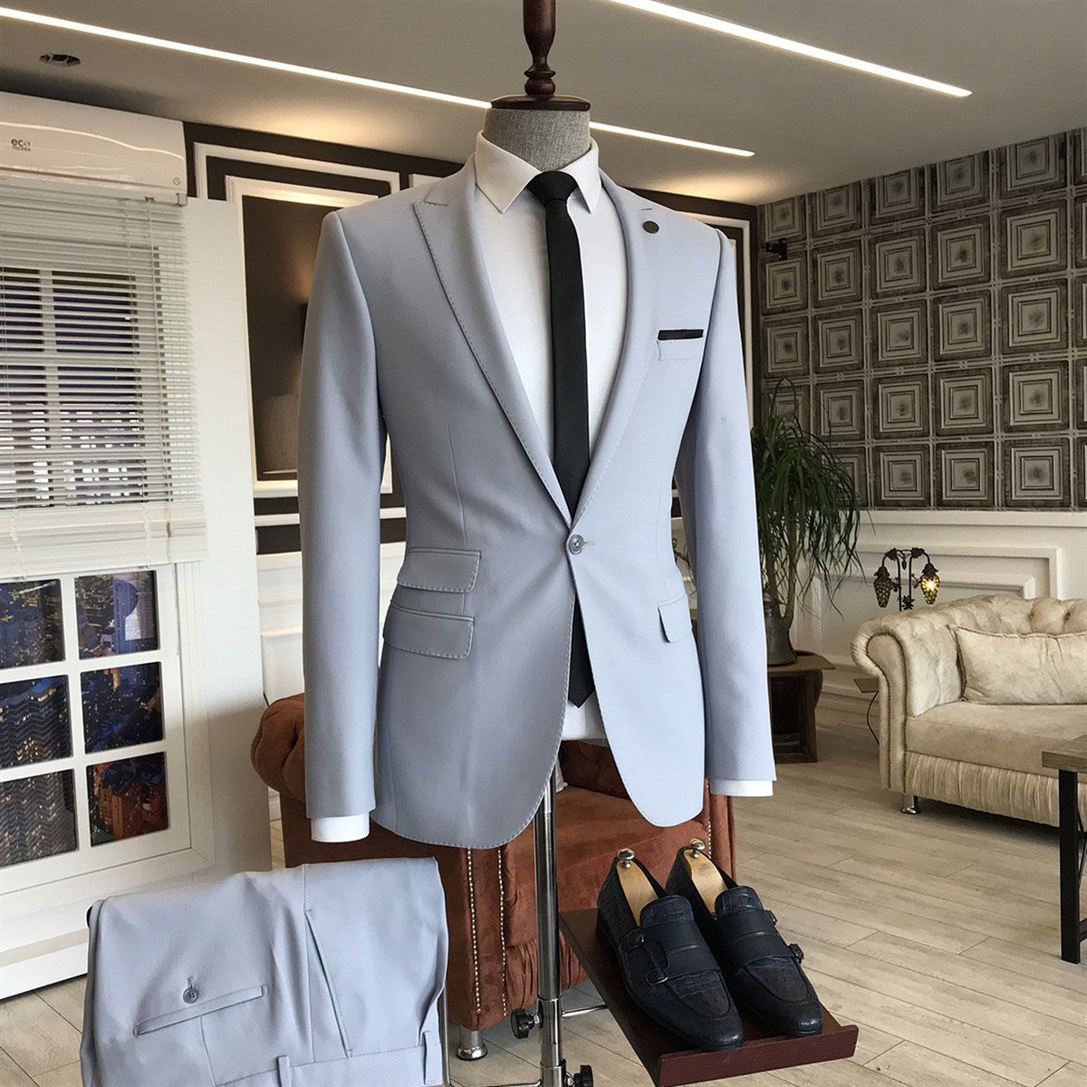 Silver Peaked Lapel Western Suit: Simple One-Button for Weddings