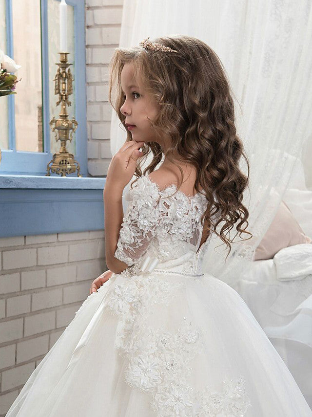 Half Sleeve Lace Ball Gown Flower Girl Dresses with Tulle and Appliques Buttons