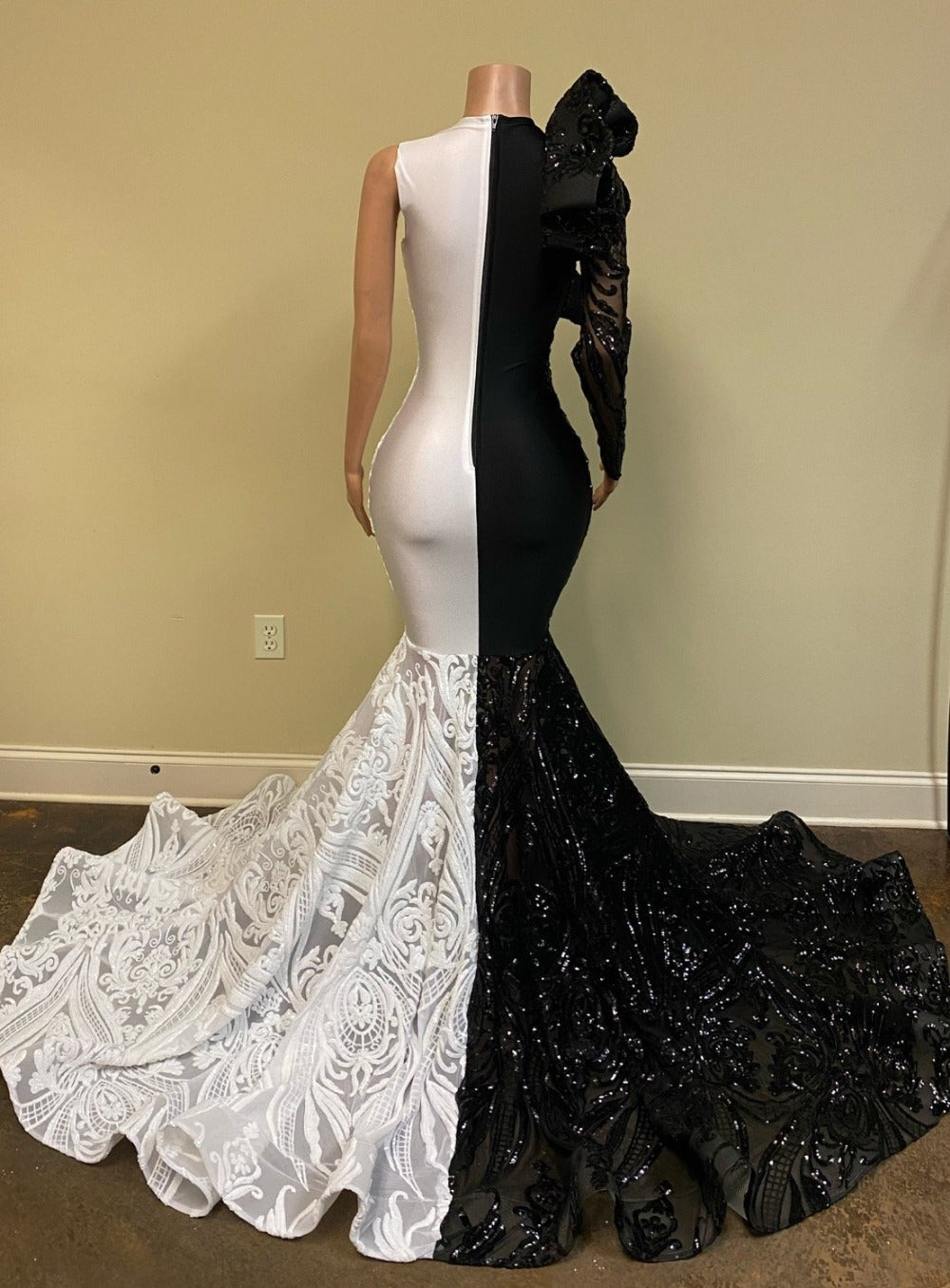 Gorgeous Mermaid Prom Dress with Black & White Lace and Sequins