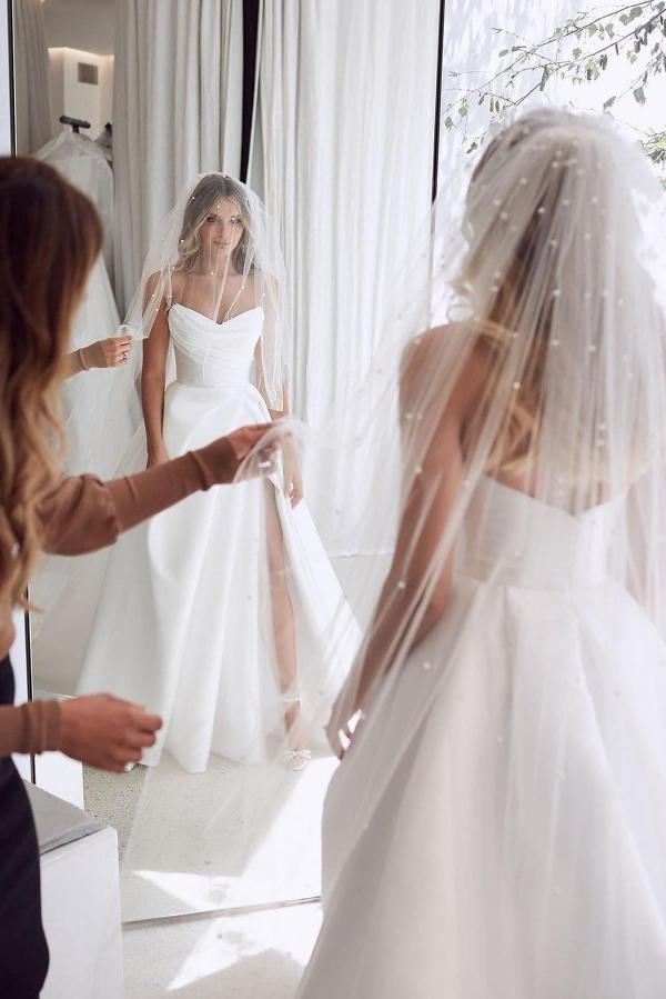 Stunning Sweetheart Satin A-Line Floor-length Wedding Dress With Slit Ruffles