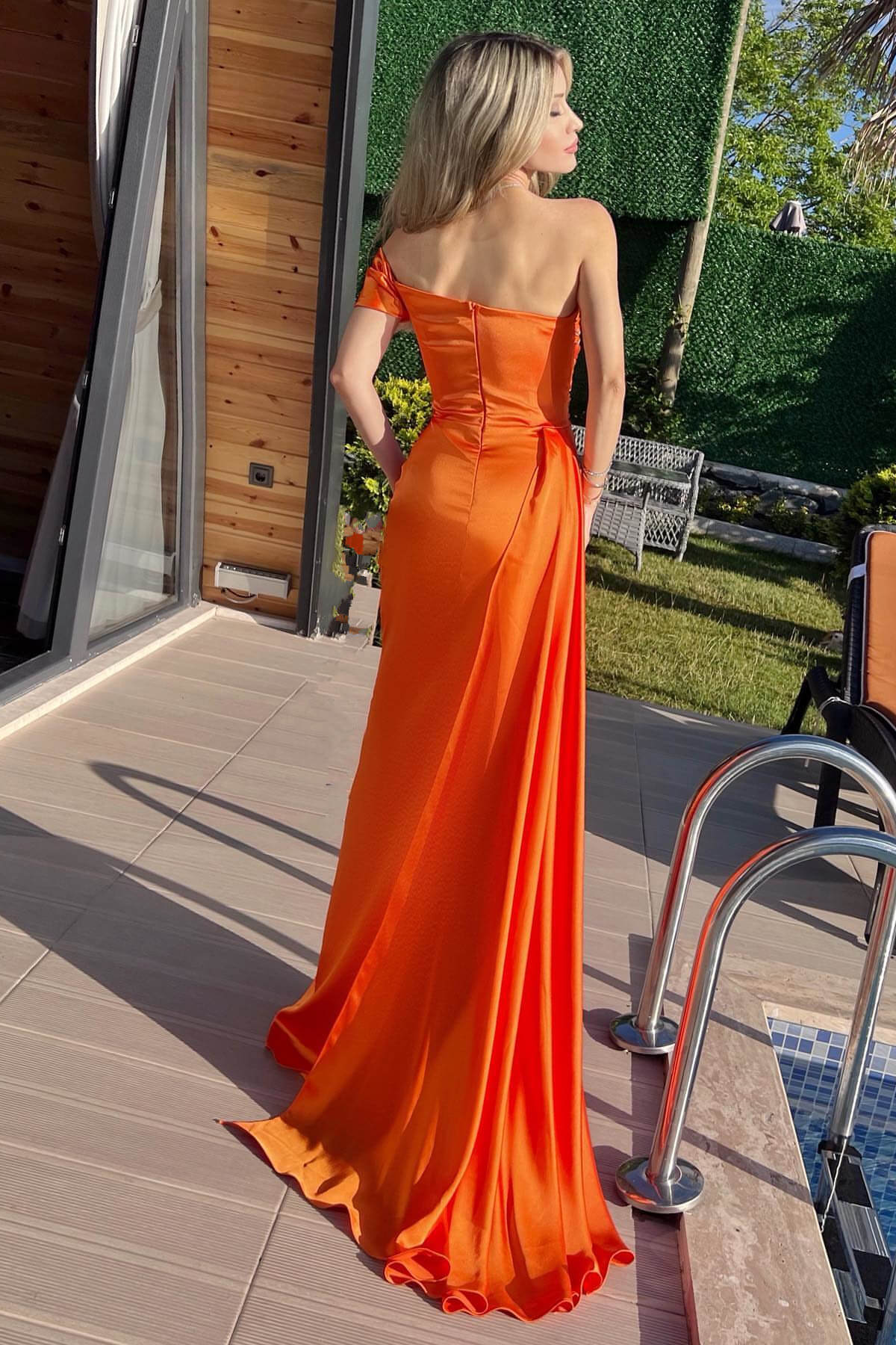 One-Shoulder Orange Beaded Prom Dress with Mermaid Ruffles and Split | Ballbella
