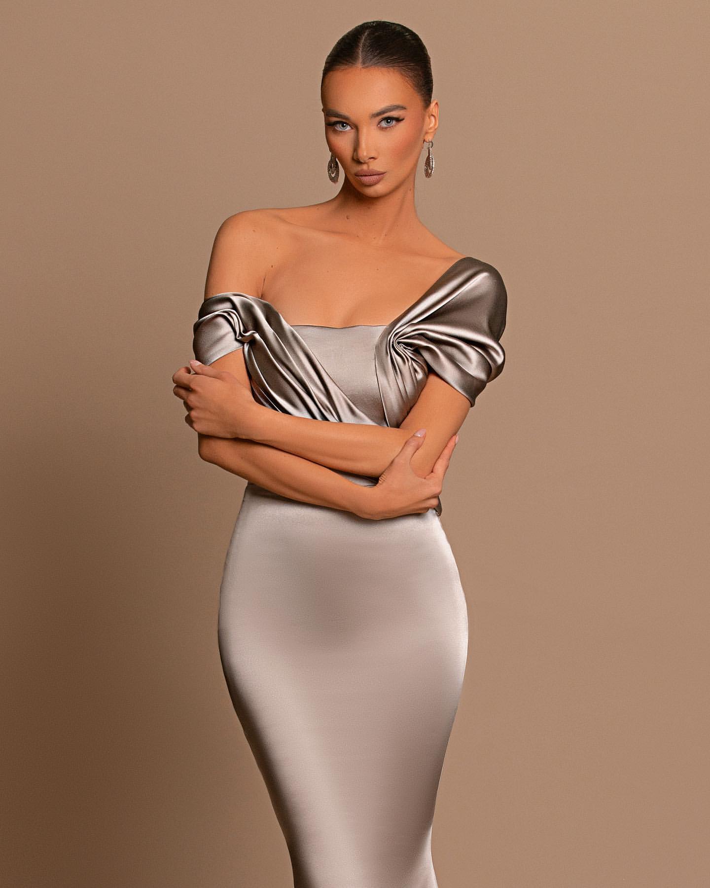 Unique Off-the-Shoulder Mermaid Evening Dress with Elegant Design | Ballbella