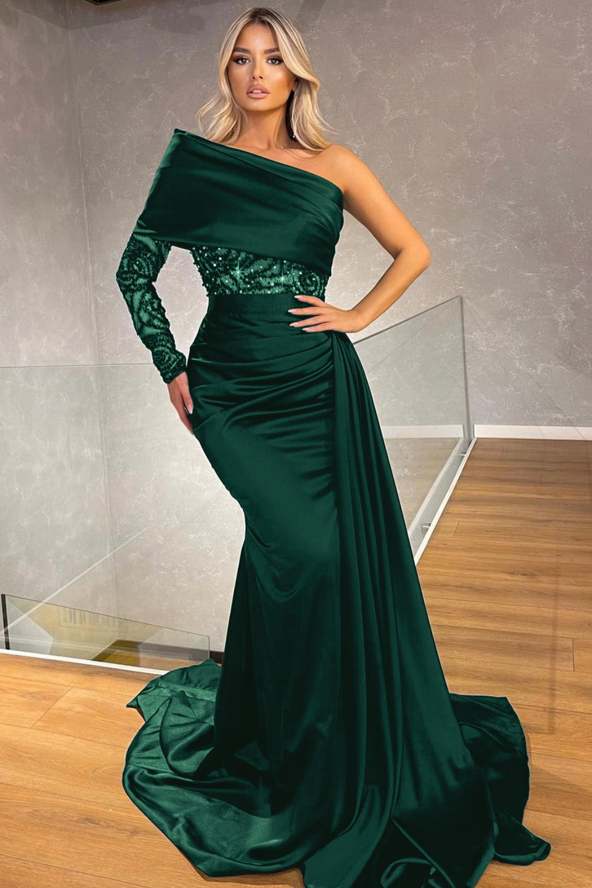 Sexy Black One-Shoulder Long-Sleeve Mermaid Evening Dress with Sequins and Ruffles | Ballbella