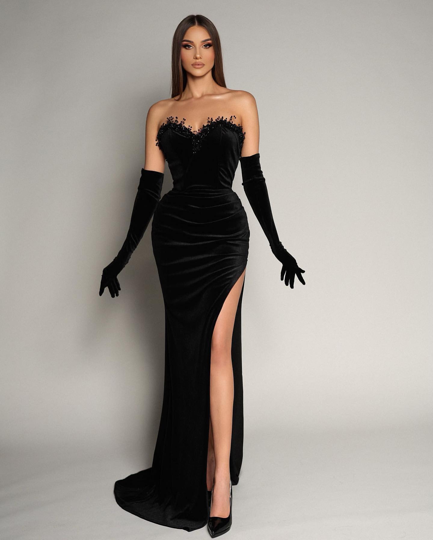 Sweetheart Black Beaded Mermaid Slit Evening Dress with Gloves | Ballbella