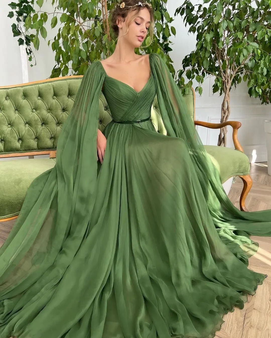 Newest Green Long-Sleeve Tulle Prom Dress with Belt | Ballbella