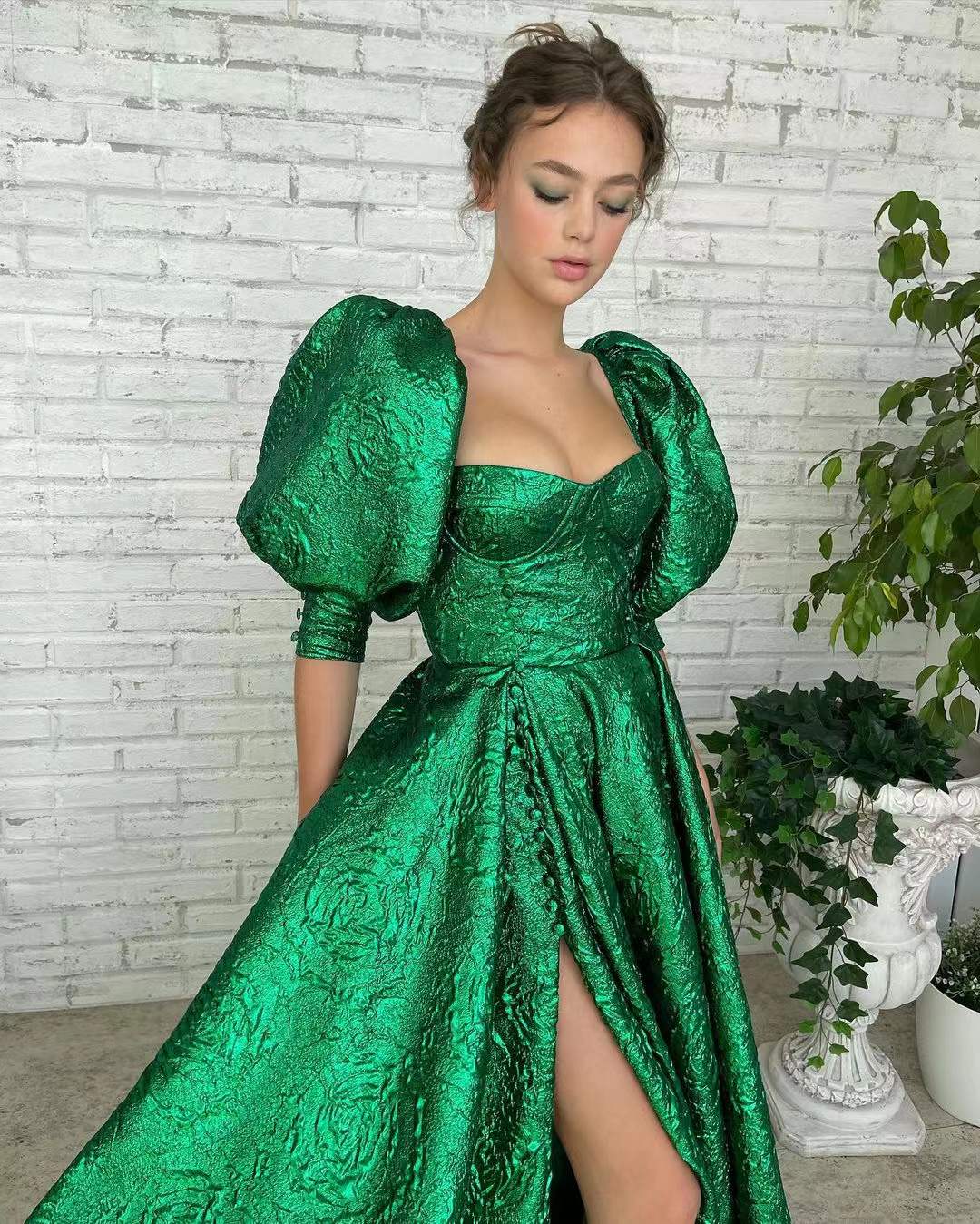 Chic Sweetheart Split Green Evening Dress with Short Sleeves | Ballbella