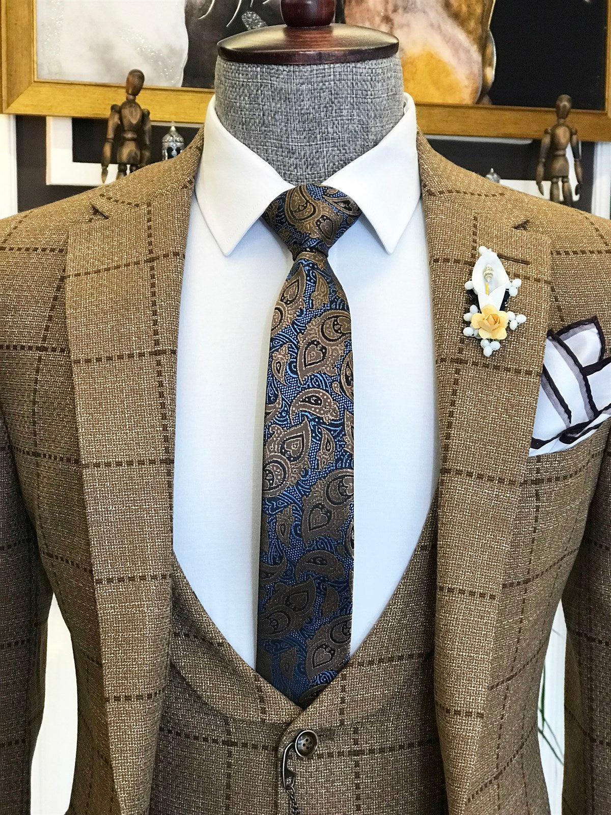 New Arrival Brown Plaid Peaked Lapel Three Pieces Busibess Suit for Archibald