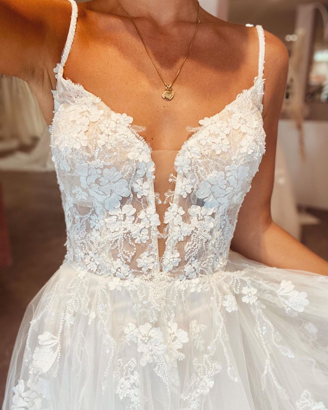 Long A-line Deep V-neck Spaghetti-Straps Backless Wedding Dress with Lace Tulle