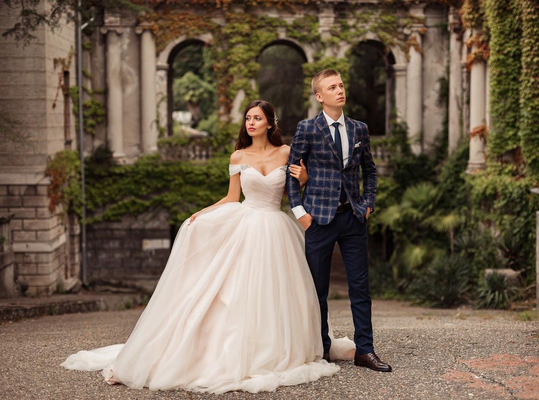 Beautiful Tulle A-line Long Wedding Dress with Off-the-shoulder and Chapel Train