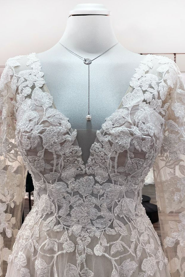 Ivory A-line Lace Open Back Wedding Dress with Tulle Appliques