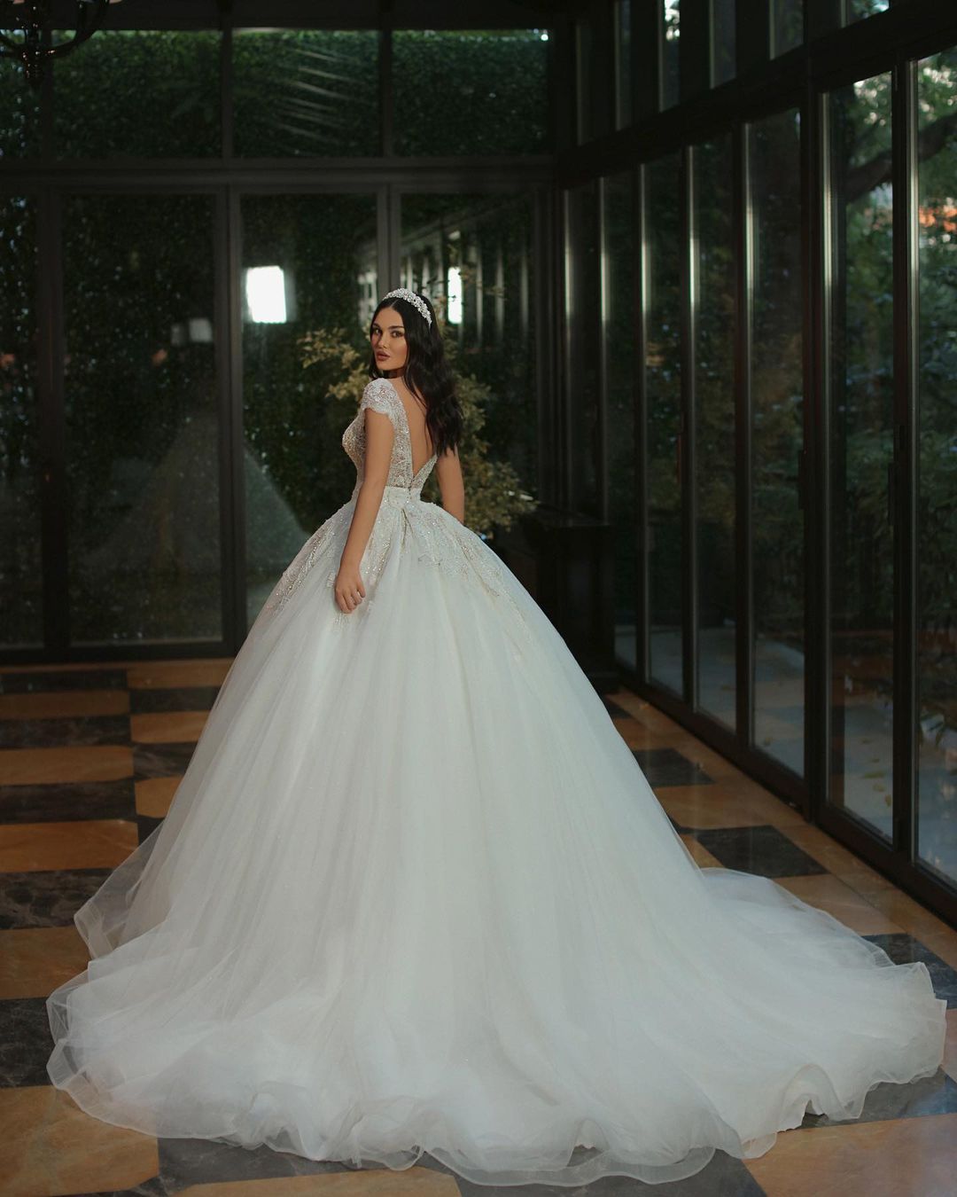 Luxury A-line V-neck Cap Sleeves Wedding Dress with Beads and Tulle