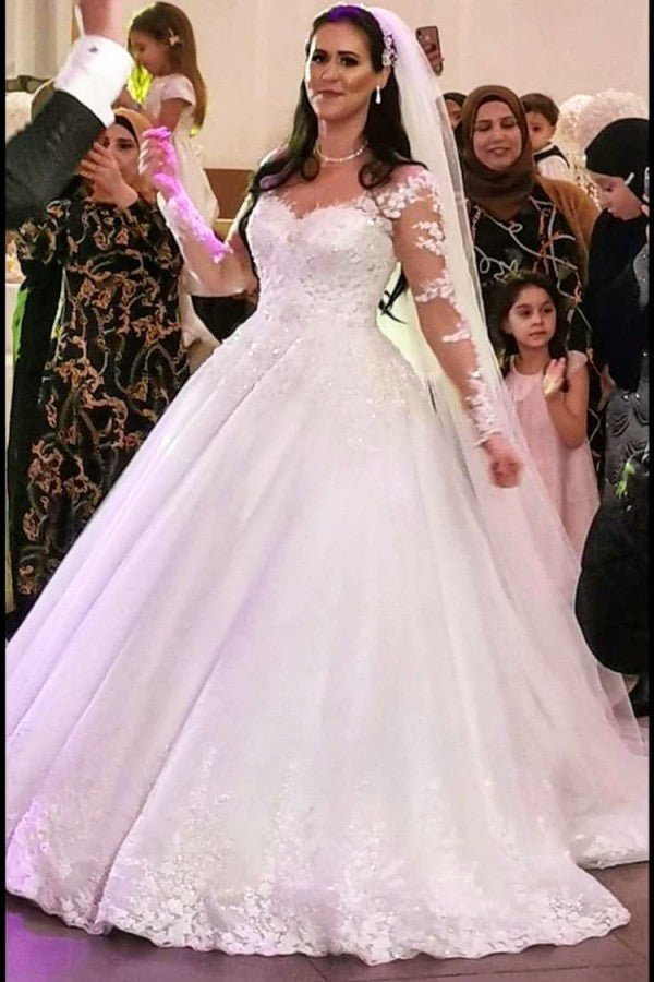 Elegant Long Sleeve Sweetheart Wedding Dress with Appliques Lace Tulle