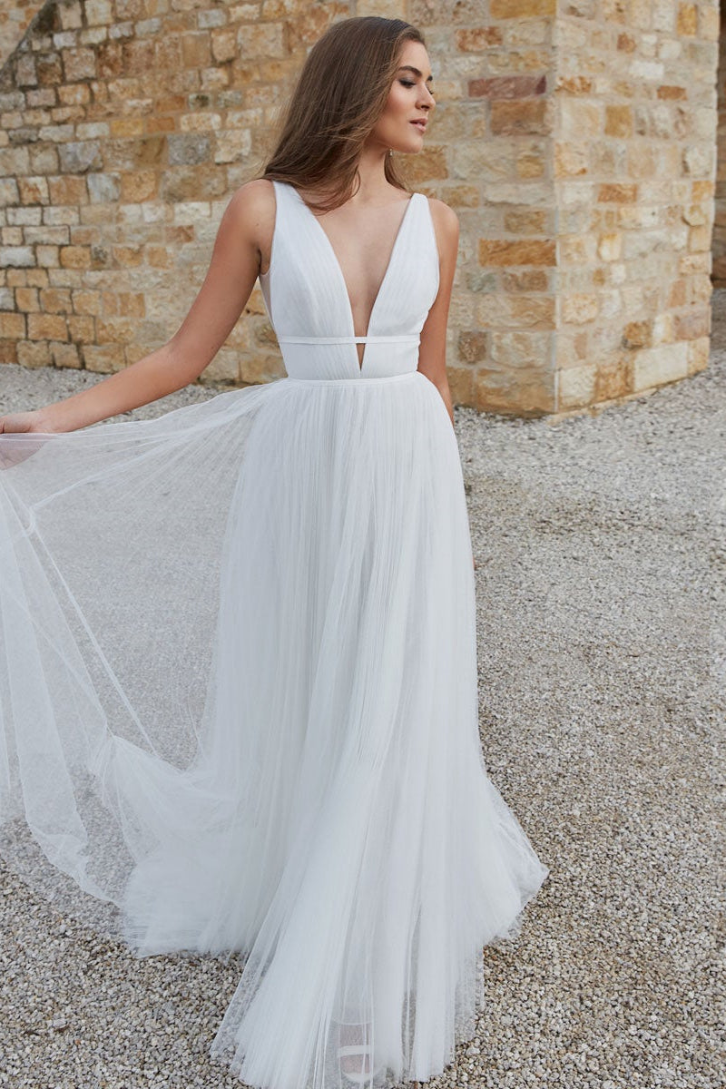 Sleevless Tulle V-Neck Wedding Dress