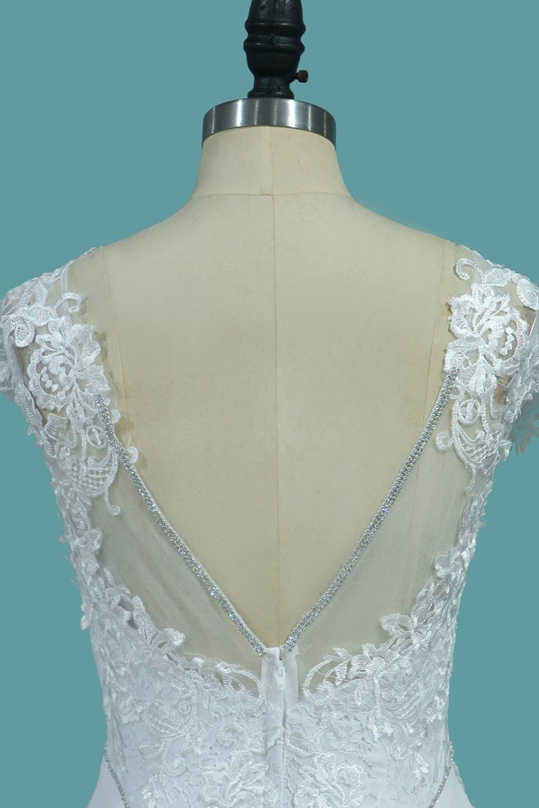 Elegant Bateau Beadings Mermaid Wedding Dress With Appliques Lace