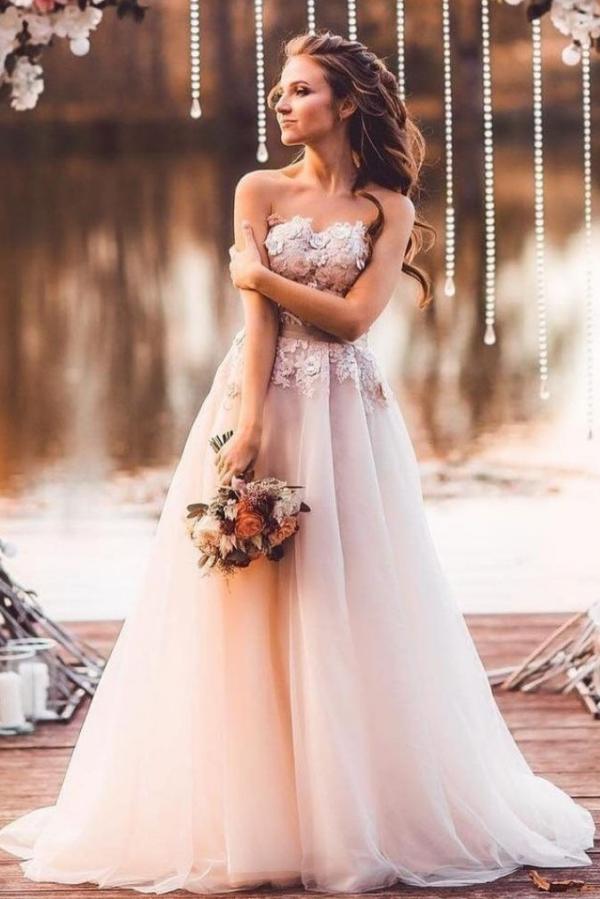 A-line Sweetheart Tulle Long Wedding Dress With Lace Appliques