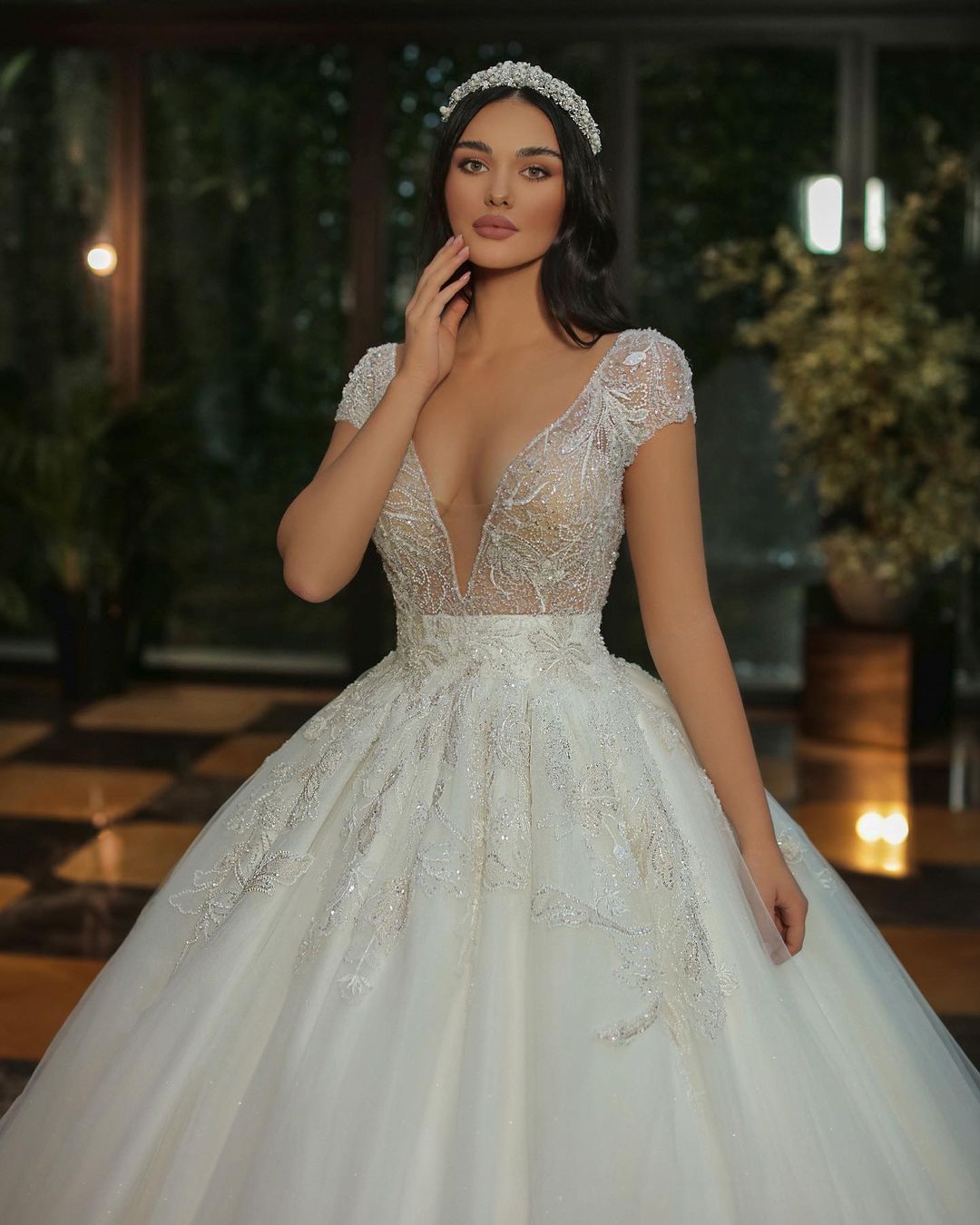 Luxury A-line V-neck Cap Sleeves Wedding Dress with Beads and Tulle