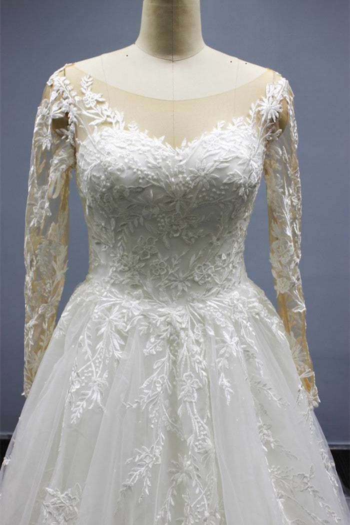 Elegant Long Sleeves A Line Wedding Dress with Sweetheart Neckline and Tulle Appliques
