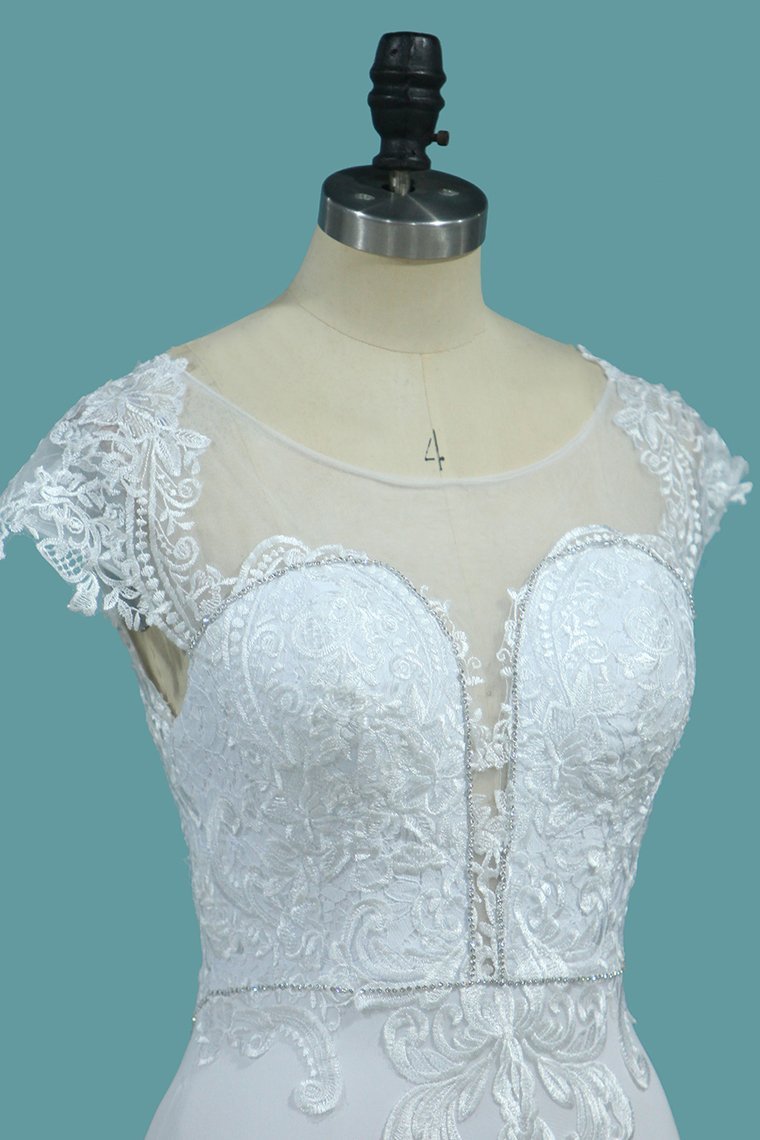 Elegant Bateau Beadings Mermaid Wedding Dress With Appliques Lace