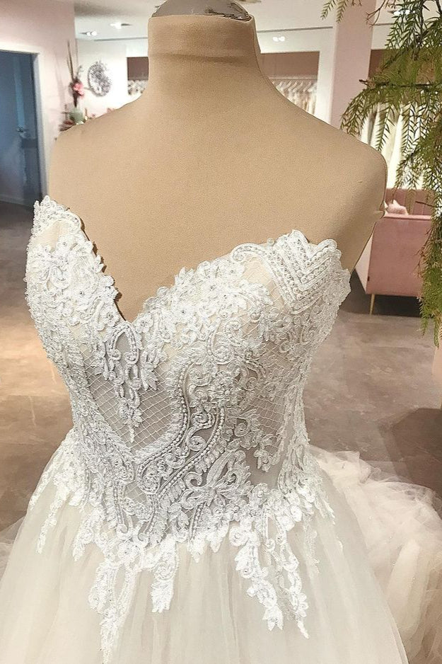 A-Line Sweetheart Backless Lace Floor-length Wedding Dress with Tulle Appliques