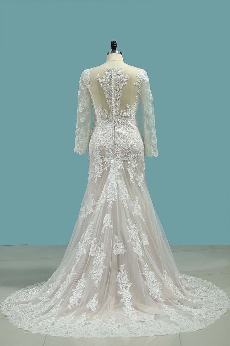 Elegant Vintage Long Sleeve Mermaid Wedding Dress with Appliques Lace
