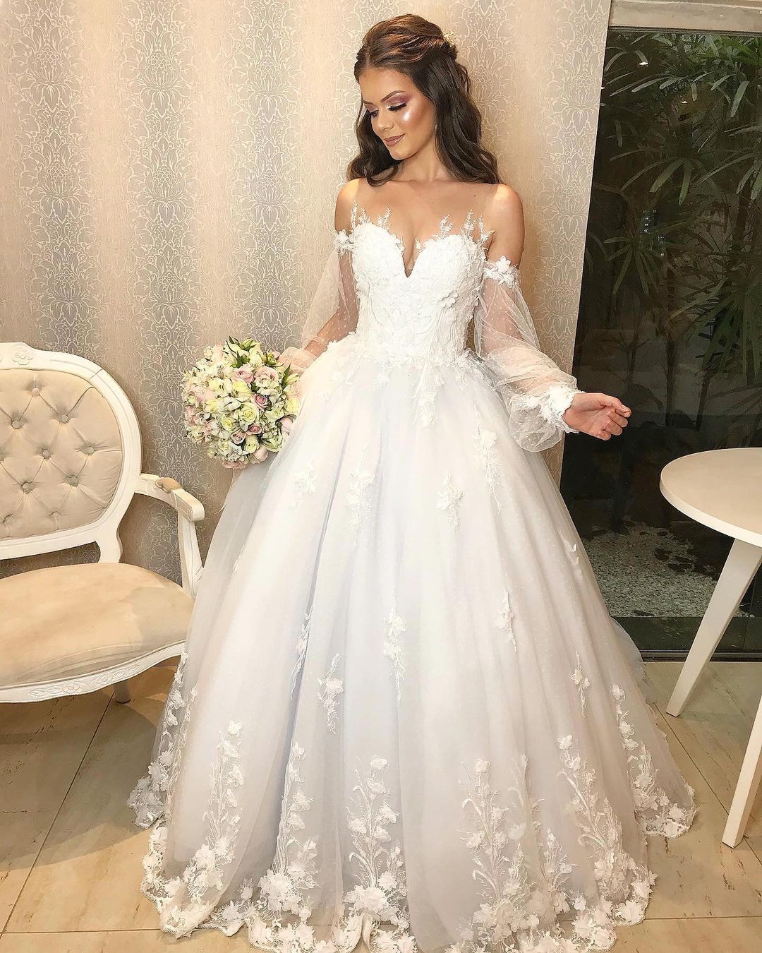 Elegant Long Princess Off-the-shoulder Wedding Dress with Tulle Bubble Sleeves