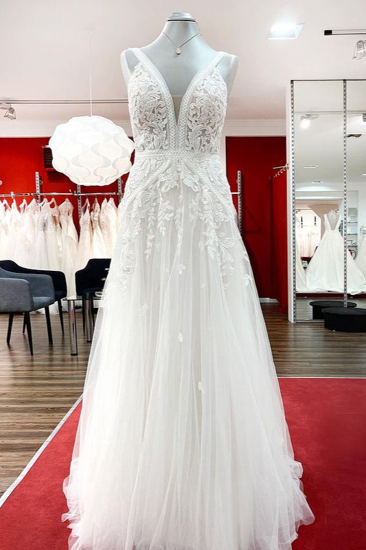Long A-line Sleeveless Tulle Wedding Dress with Lace Appliques