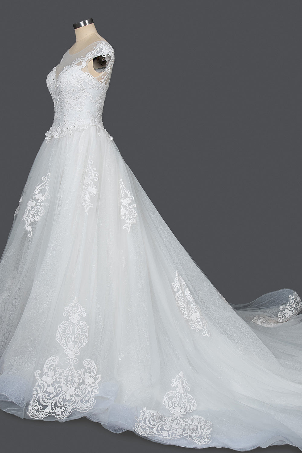 Elegant Lace V-neck Tulle Ball Gown Wedding Dress With Cap Sleeves