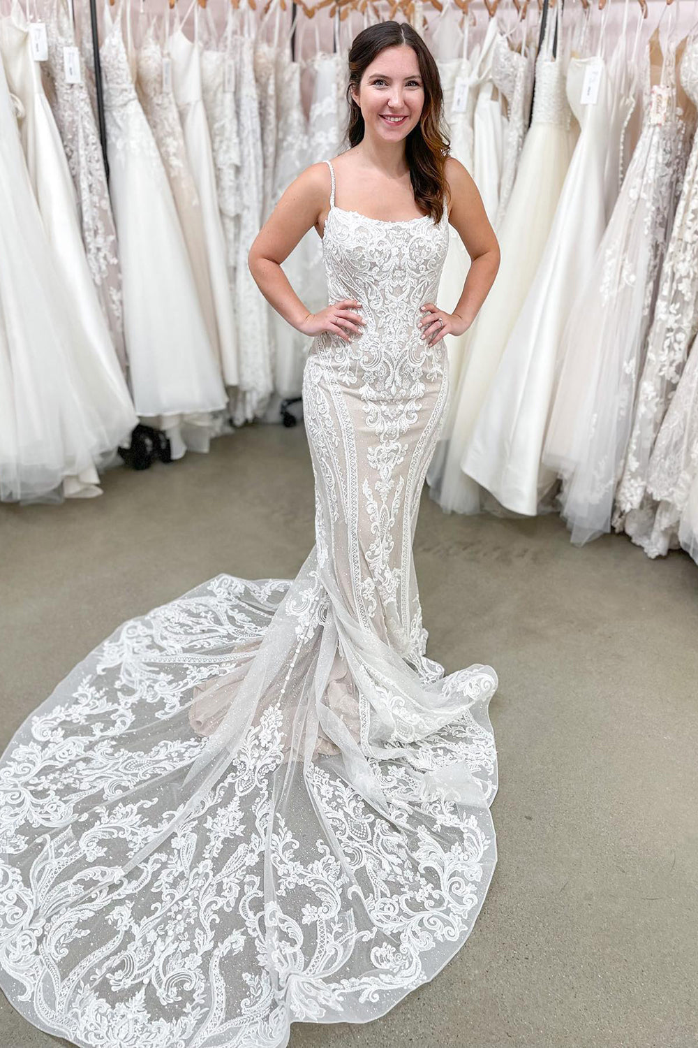 Beautiful Spaghetti Straps Mermaid Wedding Dress with Appliques Lace
