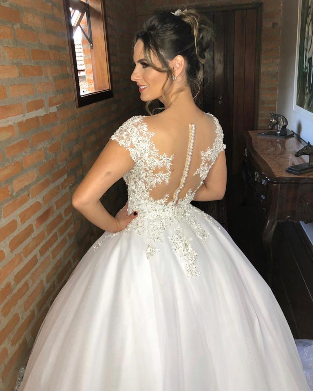 Elegant Applique Straps Lace V-neck Floor-length Wedding Dress