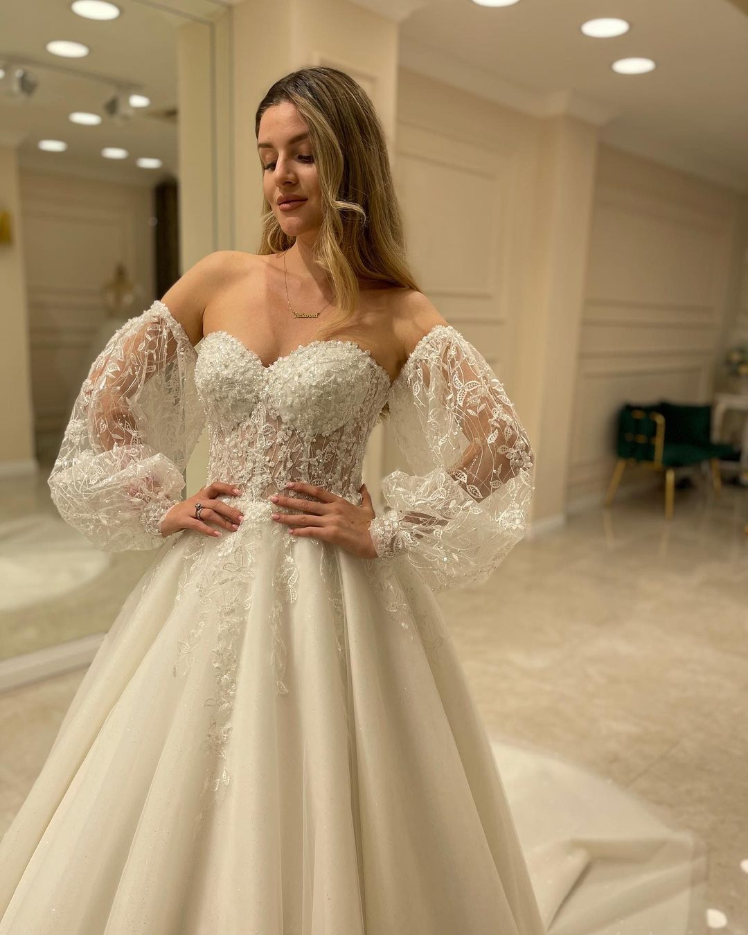 Elegant Sweetheart A-Line Wedding Dress with Appliques Lace and Backless Train