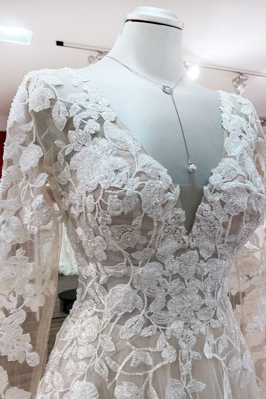 Ivory A-line Lace Open Back Wedding Dress with Tulle Appliques