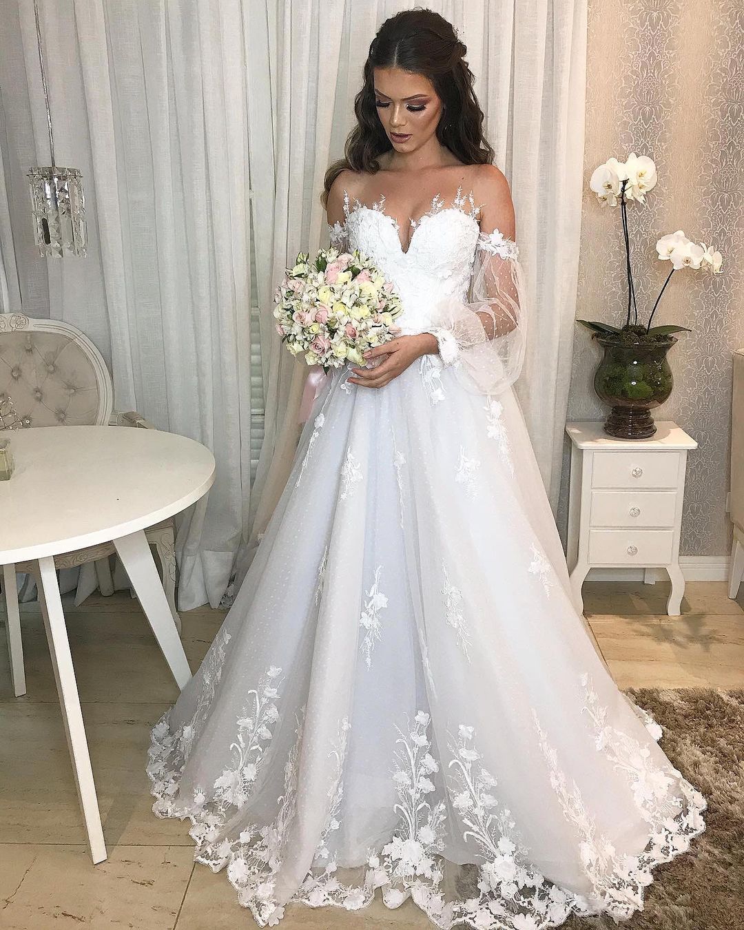 Elegant Long Princess Wedding Dress With Tulle Bubble Sleeves